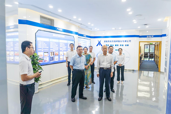 郑州信息工程职业学院领导一行莅临巅峰国际官网技术考察研讨